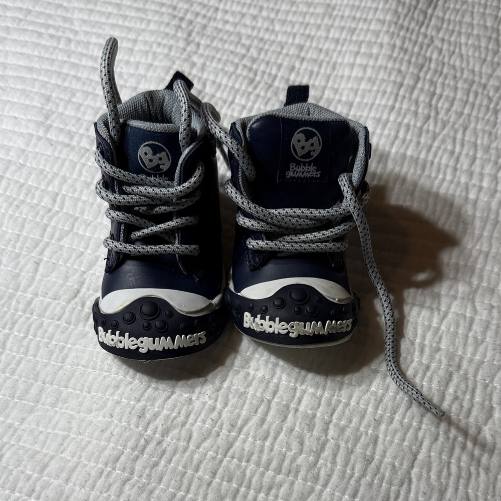 Bubblegummers Navy Kids Shoes size 18